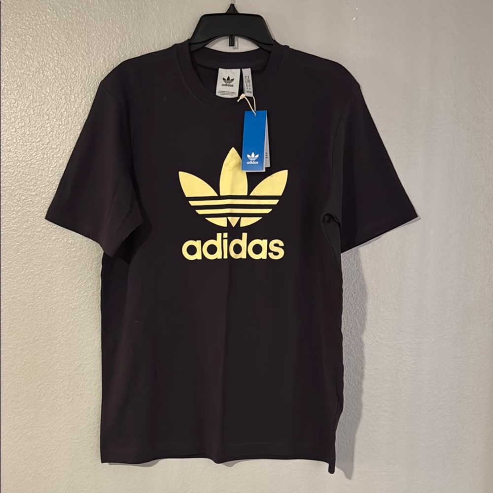 Adidas Men's Black T-Shirt with Yellow Logo